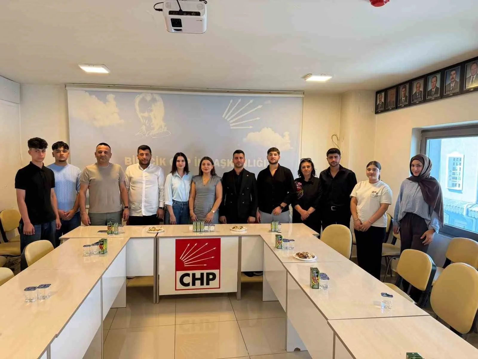 CHP Gençlik Kolları Genel Başkanı Berfin Karan, Bilecik’te gençlerle buluştu
