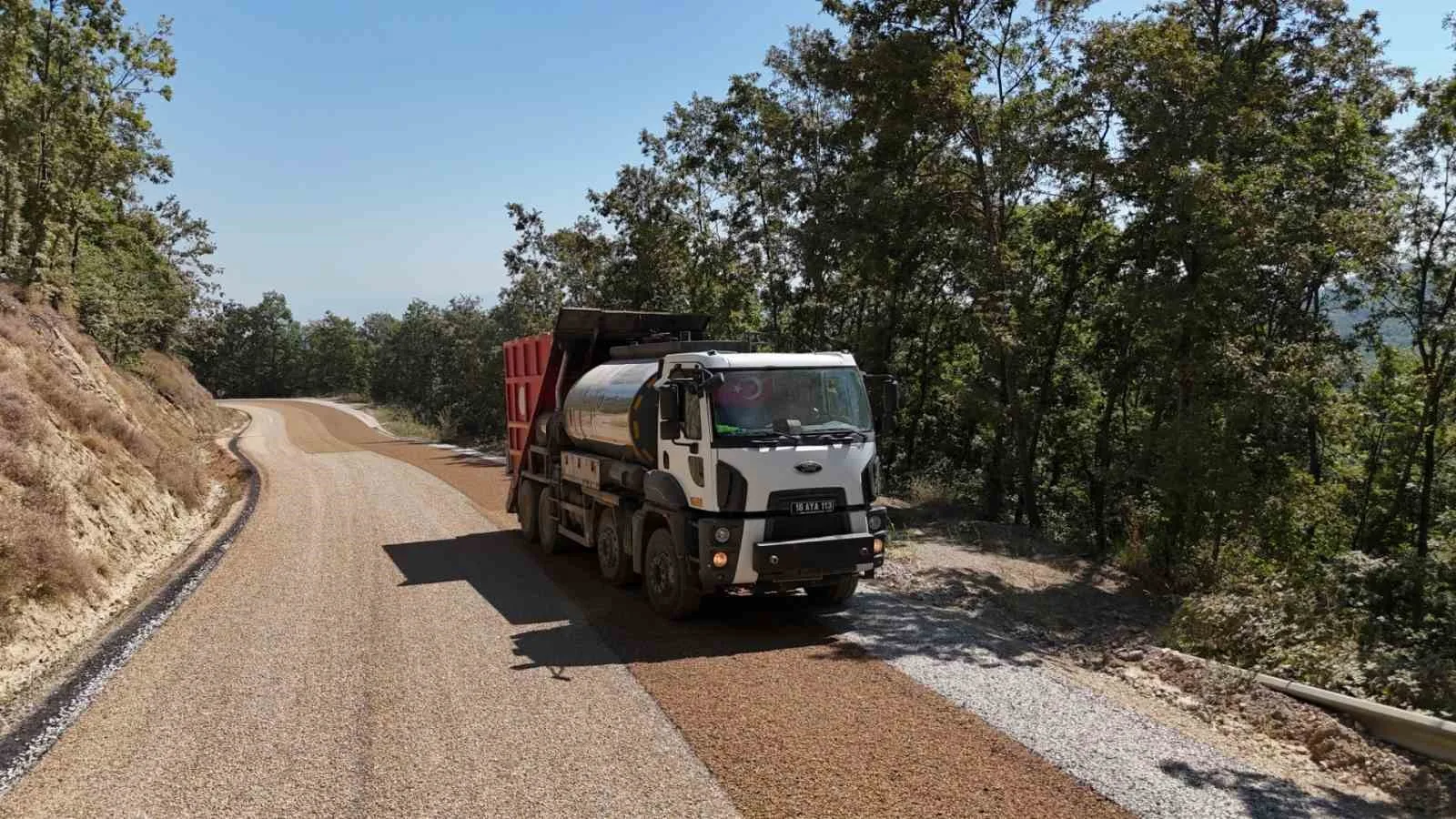 İnegöl’de 6 kırsal mahallenin yolu yenileniyor