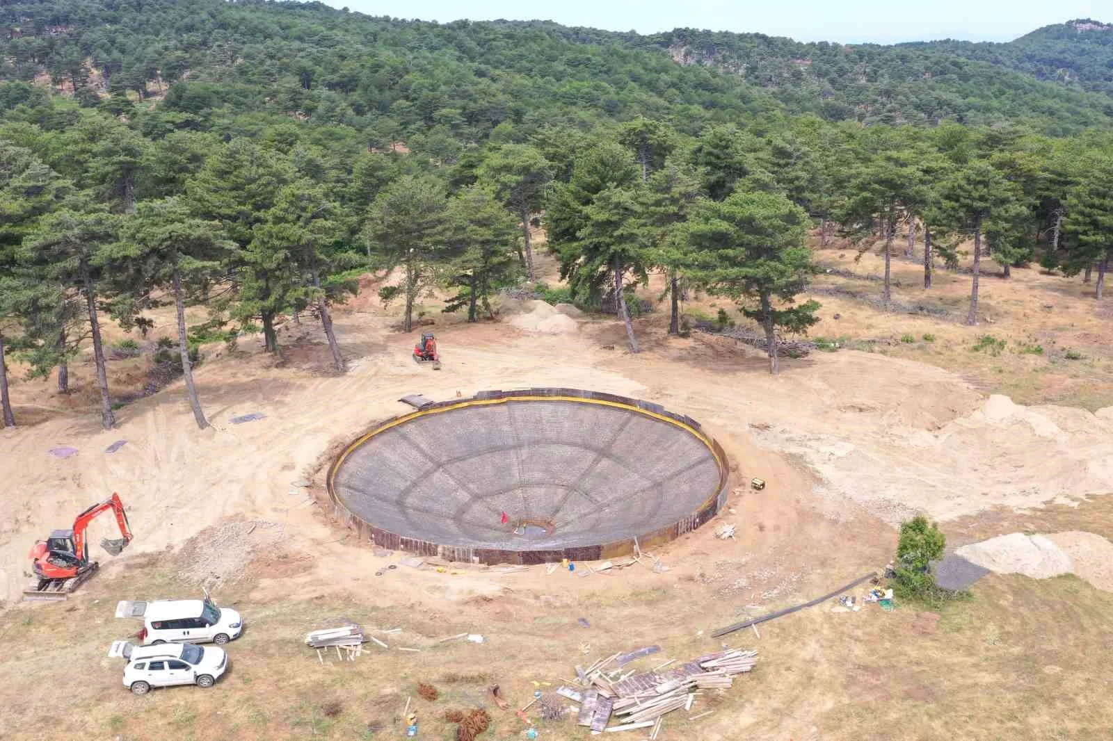 Madra Dağları’na yeni helikopter yangın havuzu kazandırıldı