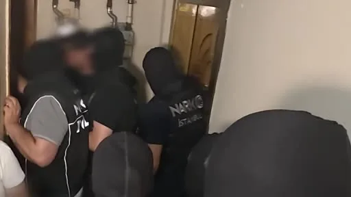 Kırmızı bültenle aranan Faslı uyuşturucu kaçakçısı kadın İstanbul’da yakalandı