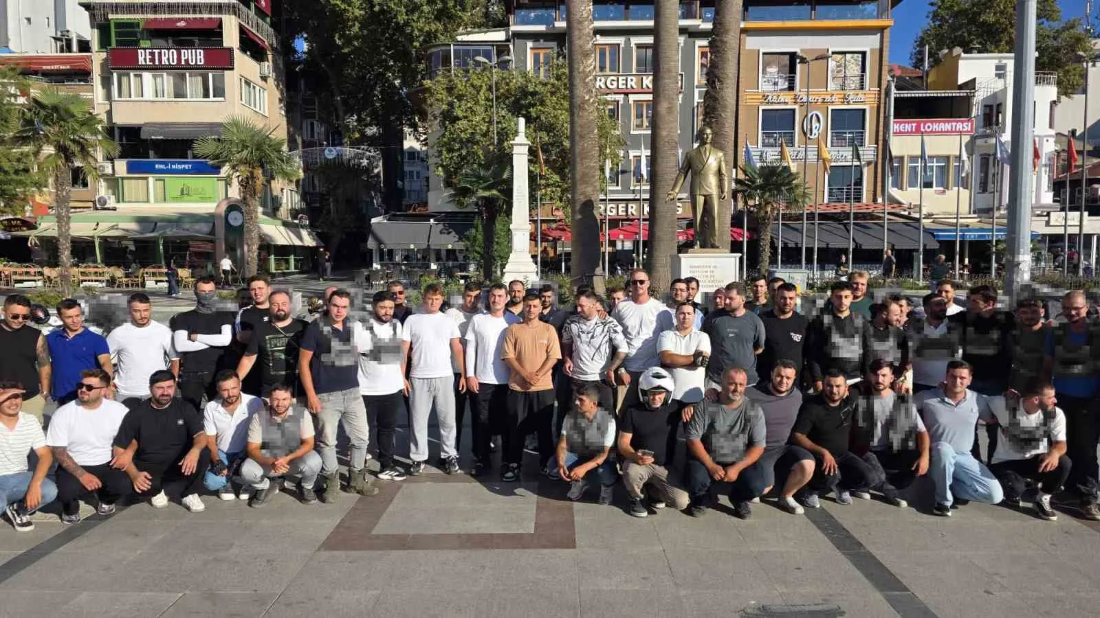 Bandırma’da kuryenin darbedildiği iddiası protesto edildi