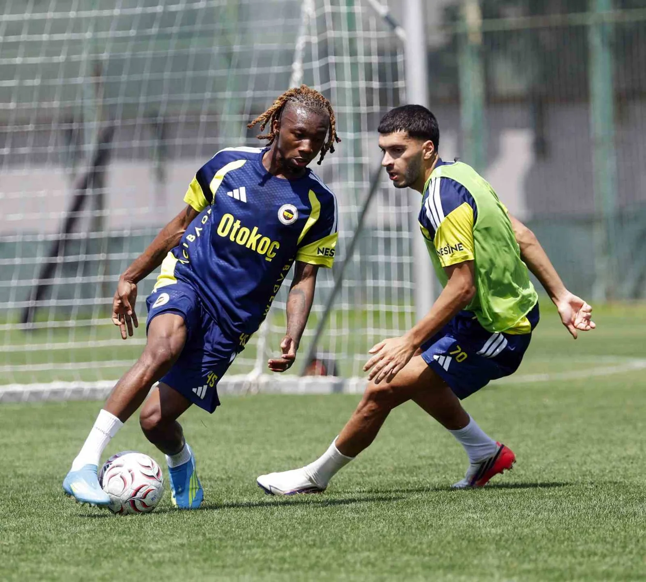 Fenerbahçe, Konyaspor maçı hazırlıklarına ara vermeden başladı