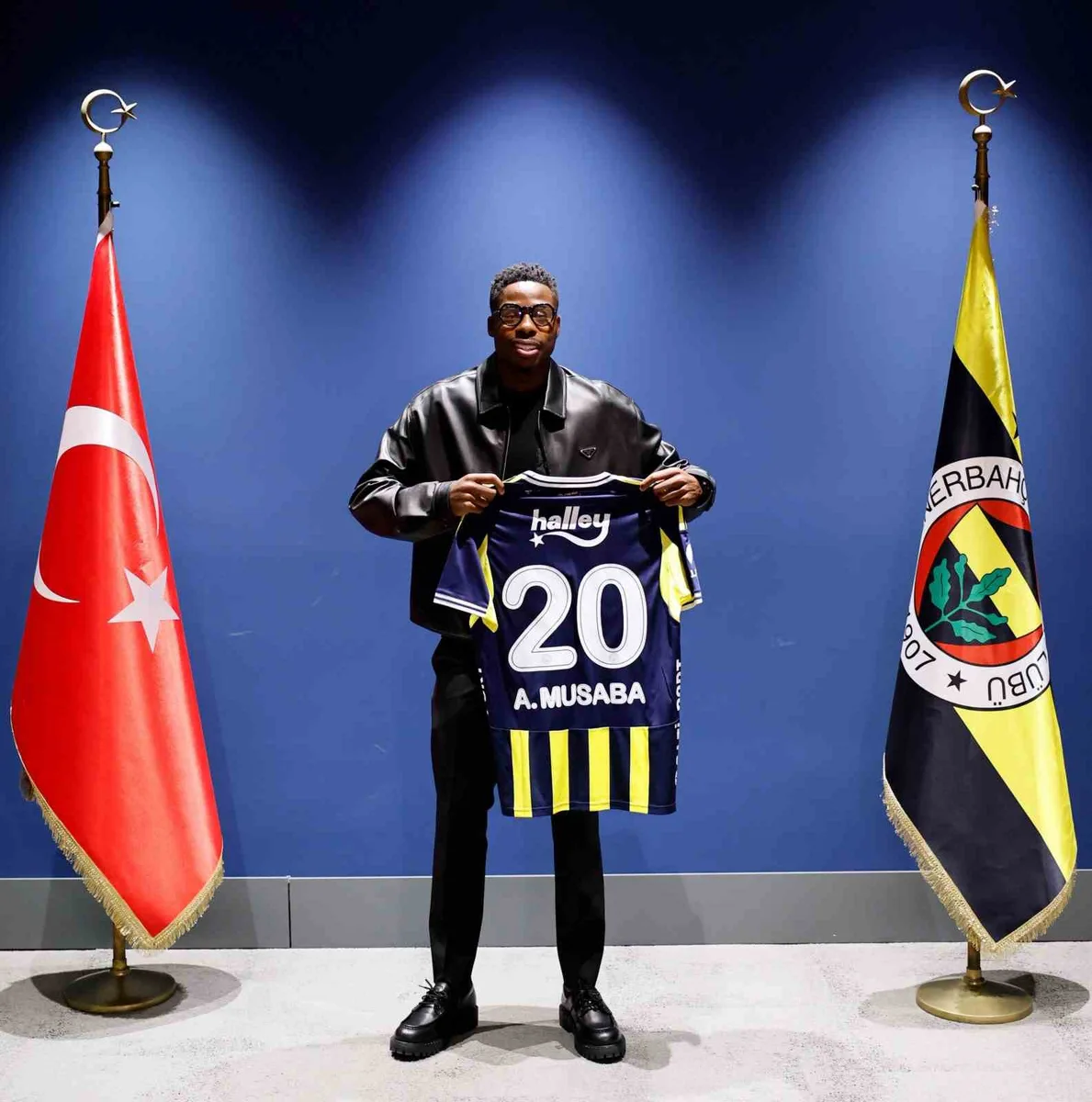 Fenerbahçe, Musaba’yı Norwich City’ye kiraladı