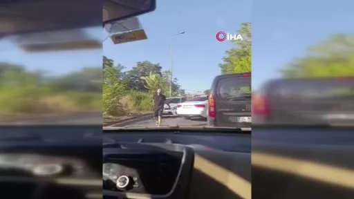 Esenyurt’ta sürücüyle tartışan zanlı, bıçakla lastikleri kesti
