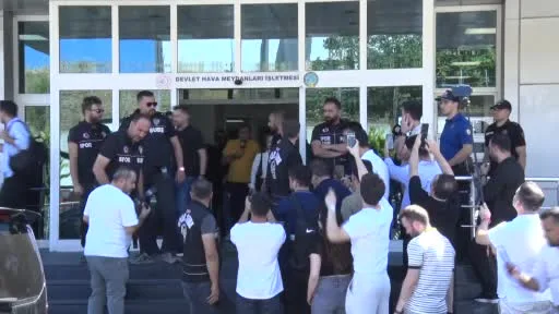 Galatasaray’ın yeni transferi Aleksey Batrakov, İstanbul’a geldi