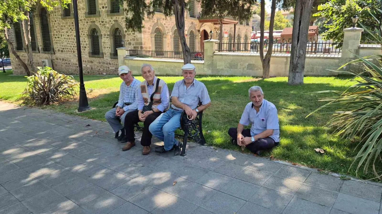 Tekirdağ’da sıcak hava bunaltıyor: Vatandaşlar gölgelik alanlara akın etti