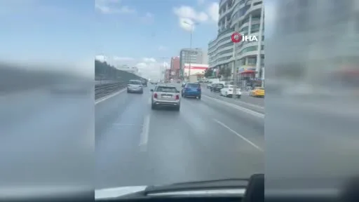 Tartıştığı sürücünün önünde ani fren yaparak gitmesini engelledi