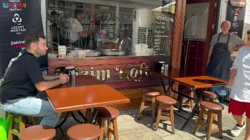 Yaz tatilinde evde oturmak yerine mutfağa girdi, 14 yaşında şef oldu