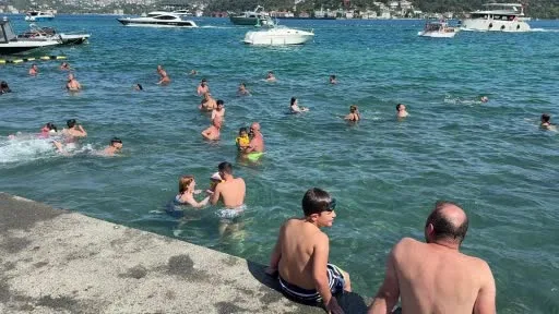 İstanbul’da sıcak hava etkili oldu: Park ve sahiller doldu taştı