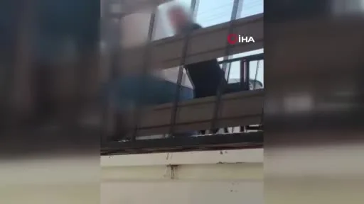 İzmit’te trafikte "sıkıştırma" kavgası kamerada