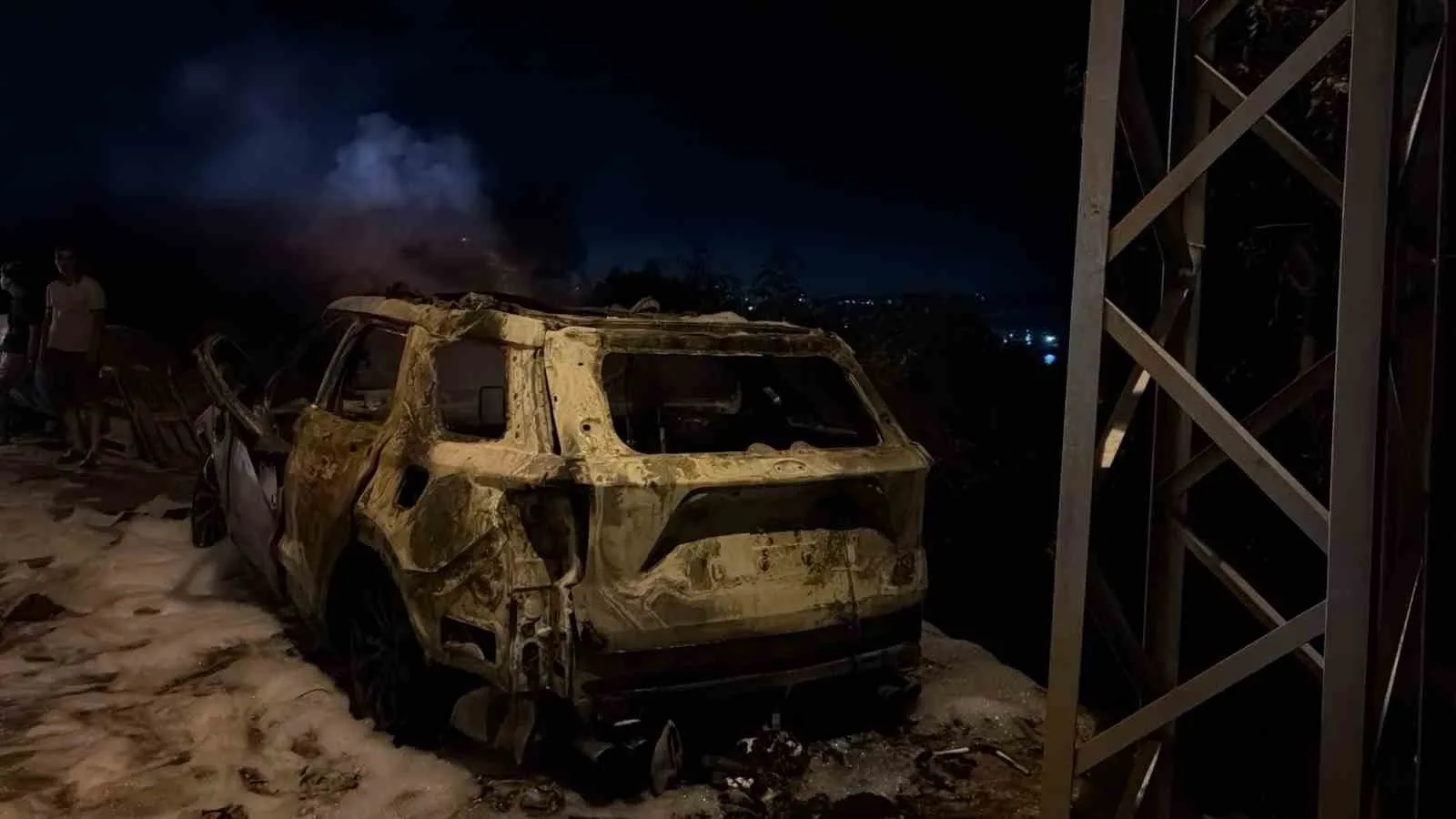 Erdek’te otomobil yangını paniğe neden oldu