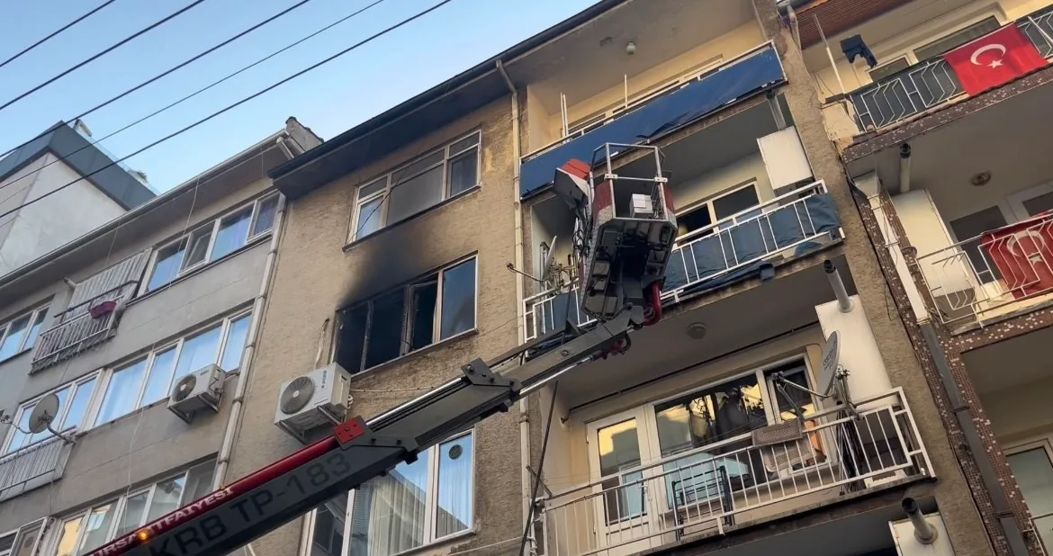 Bursa’da korkutan yangın...Mahalleli sokağa döküldü