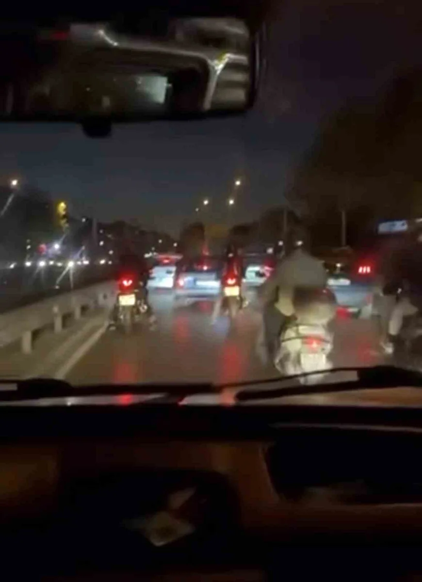 Bursa’da yol vermeyen otomobil sürücüsünün etrafını sardılar