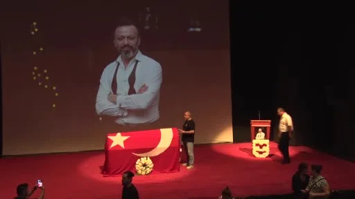 Ünlü oyuncu Serhat Kılıç için duygusal anma: 30 yıl yetmedi Serhat seni çok özleyeceğim