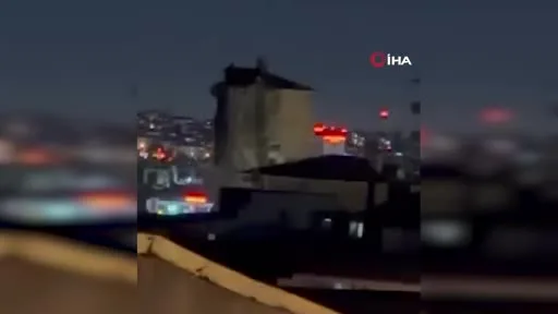 Küçükçekmece’de yıkımı yapılan bina çöktü
