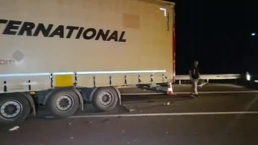 Bursa’da tır ile otomobil çarpıştı: 1 ölü, 7 yaralı