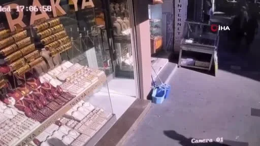 Küçükçekmece’de gümüş dükkanına silahlı saldırı: Şüpheli yakalandı