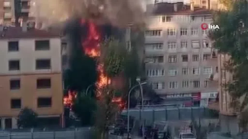 Kartal’da alev alev yanan market kullanılamaz hale geldi