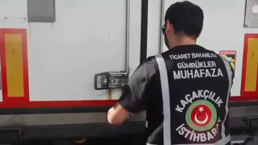 Kapıkule Gümrük Kapısı’nda 79 bin adet kaçak ürün ele geçirildi