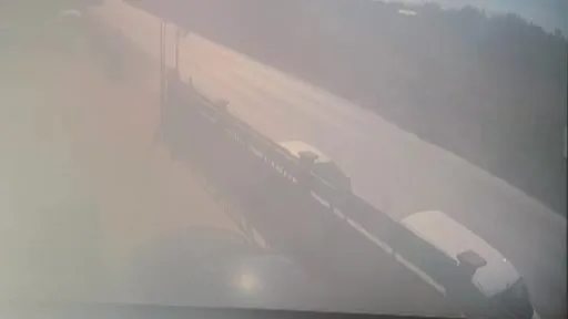 Arnavutköy’de devrilen beton mikseri güvenlik kamerasında