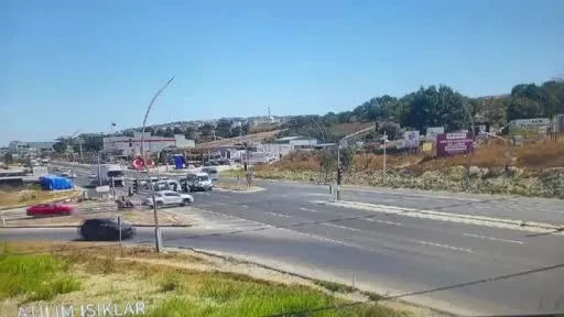 Çerkezköy’de yolcu minibüsü direği devirdi yan yattı: 1 bebek 2 çocuk yaralandı
