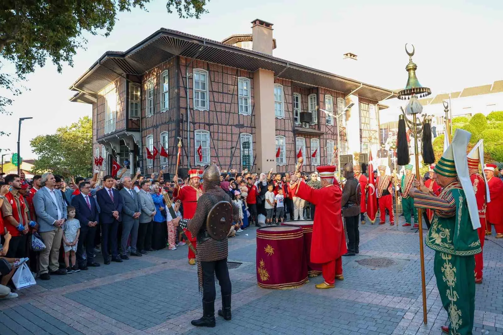 Kurtuluş coşkusu Tarihi Belediye Binası’na taşındı