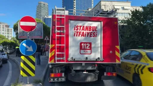 Beşiktaş’ta İETT otobüsü ile iş makinesinin çarpıştı: 5 yaralı