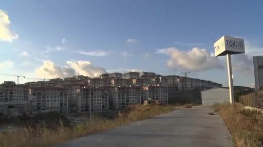 UKOME kararına rağmen minibüslere çalışma izni verilmezken Maltepe TOKİ konutlarında İBB kaynaklı ulaşım çilesi büyümeye devam ediyor