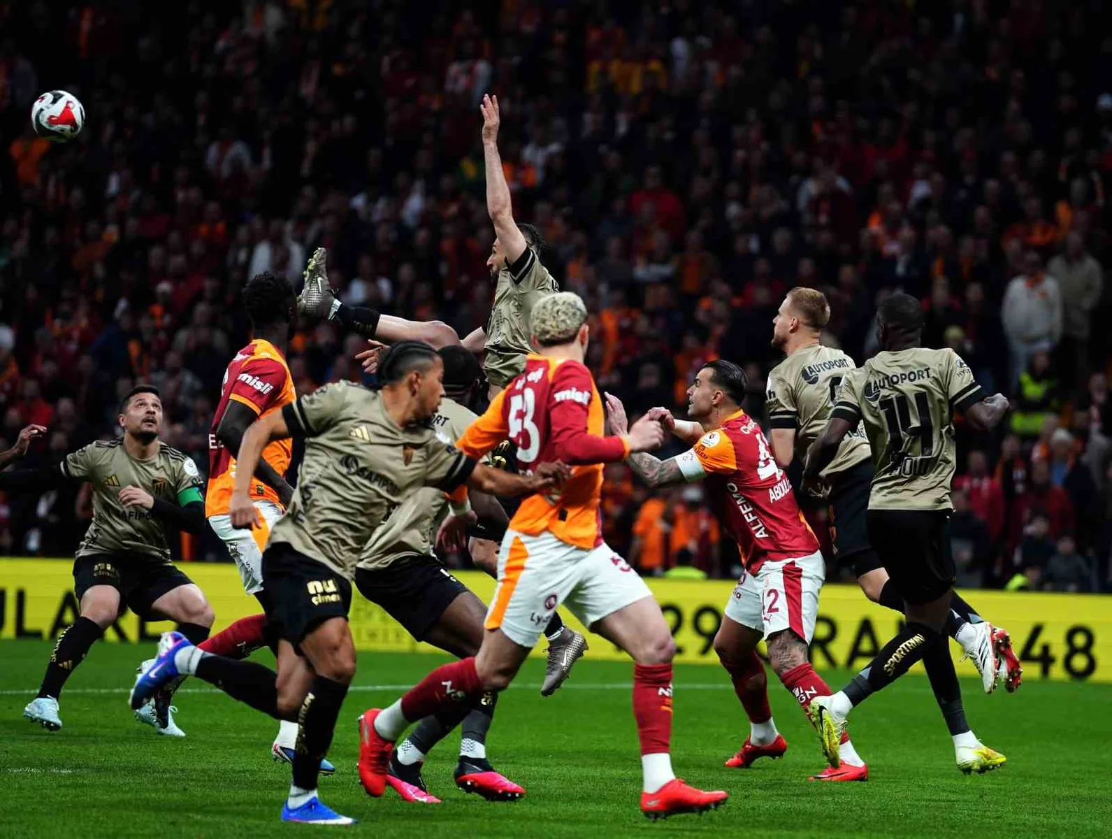 Galatasaray ile Kocaelispor 43. randevuda