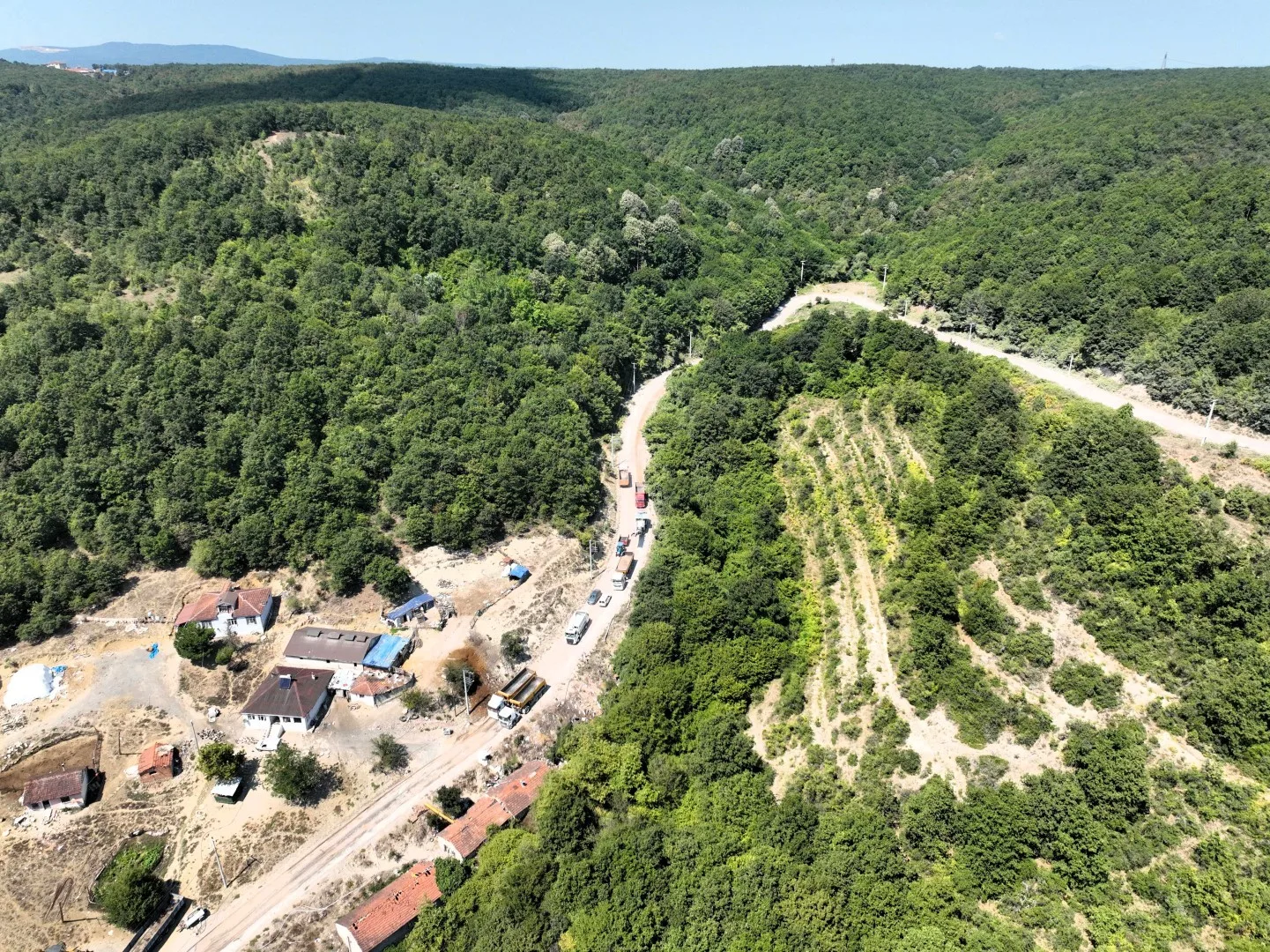 Körfez Asri Mezarlığı’na ulaşım yolu yenileniyor