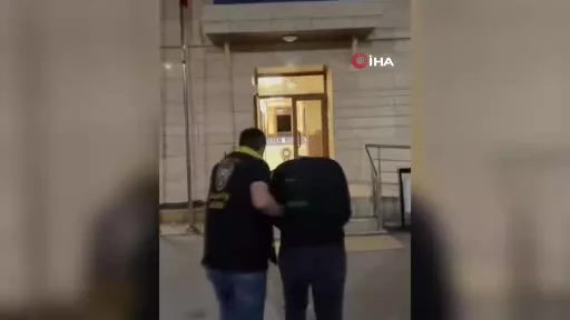 Esenyurt’ta şüpheli araçtan uyuşturucu çıktı: 2 gözaltı