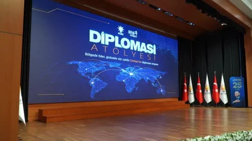 AK Parti İstanbul İl Gençlik Kolları "Diplomasi Atölyesi"ni hayata geçirdi