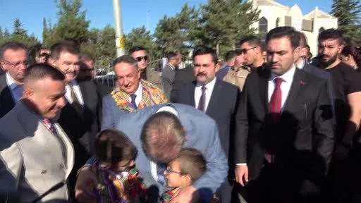 Ertuğrul Gazi’yi Anma ve Yörük Şenlikleri’nin son günü türbe ziyareti ile başladı