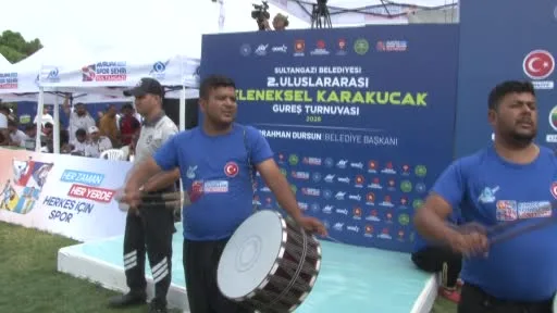 Sultangazi’de 2. Uluslararası Karakucak Güreş Turnuvası düzenlendi