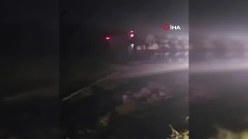 Ters şeride giren alkollü tır sürücüsü motosiklete çarptı: 2 ölü, 1 yaralı