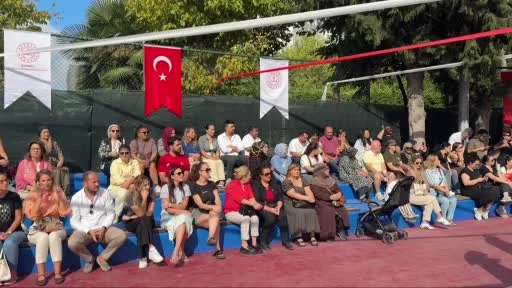 İstanbul’da ilk ders zili çaldı