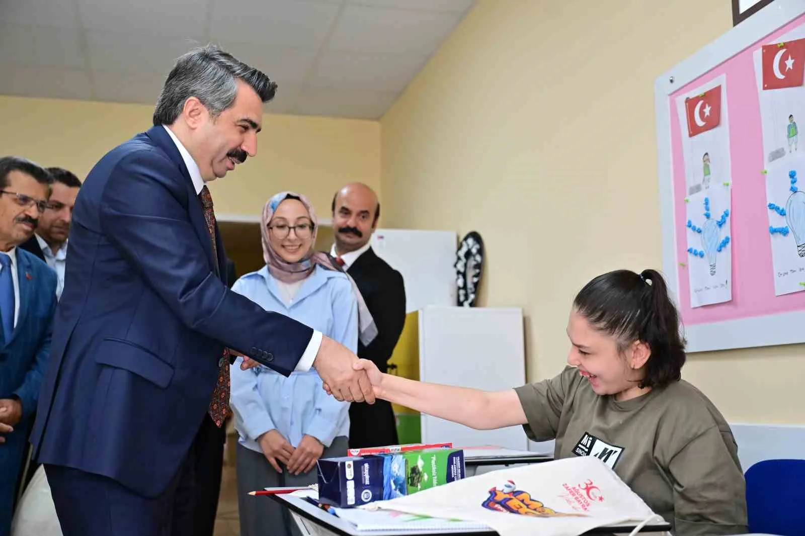 Başkan Oktay Yılmaz, özel öğrencilerin heyecanına ortak oldu