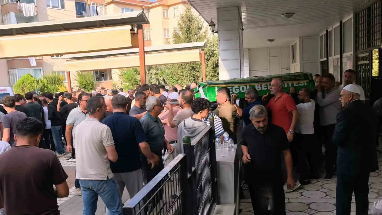 Tır kazasında hayatını kaybeden gençler son yolculuğuna uğurlandı