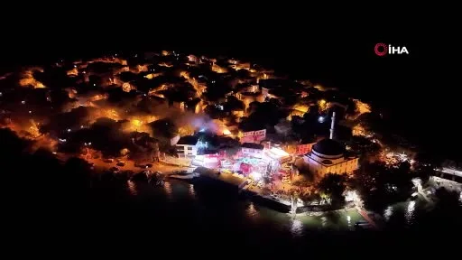 Gölyazı’da geceyi aydınlatan yangın