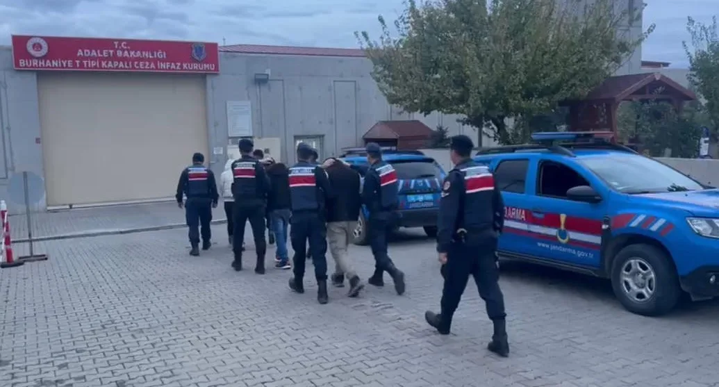 Jandarmada 34 hükümlü firariyi yakalandı