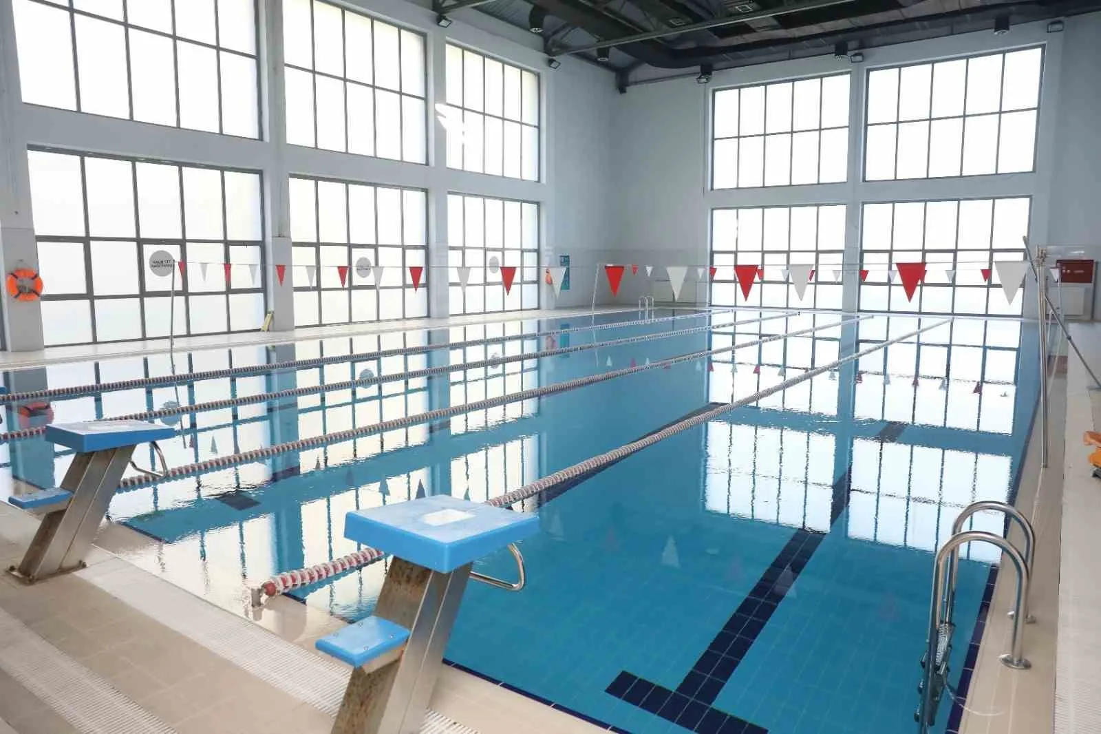 Yetişkinlere yönelik yüzme ve fitness kurslarına başvurular başladı