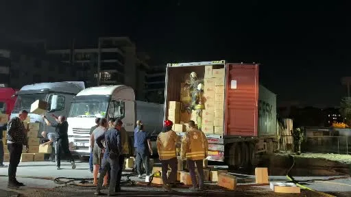 Avcılar’da park halindeki tır yandı