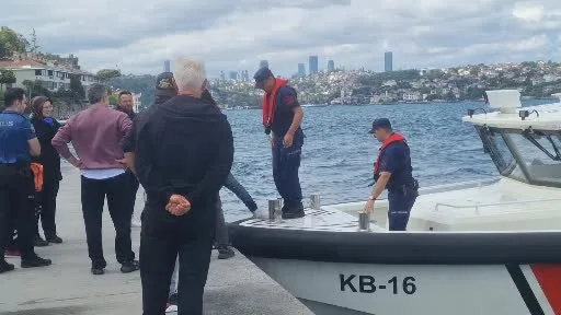 Beykoz’da korkutan anlar: 2 kişi sörf tahtasından denize düşüp sürüklendi