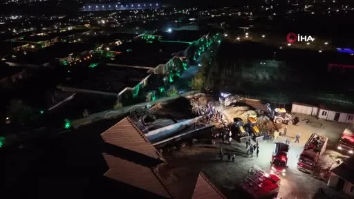 İstanbul Valiliğinden Büyükçekmece’deki göçükle ilgili açıklama: 3 kişi gözaltına alındı