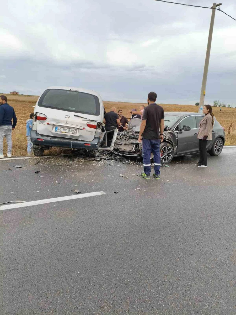Tekirdağ’da trafik kazası: 2’si çocuk 6 yaralı