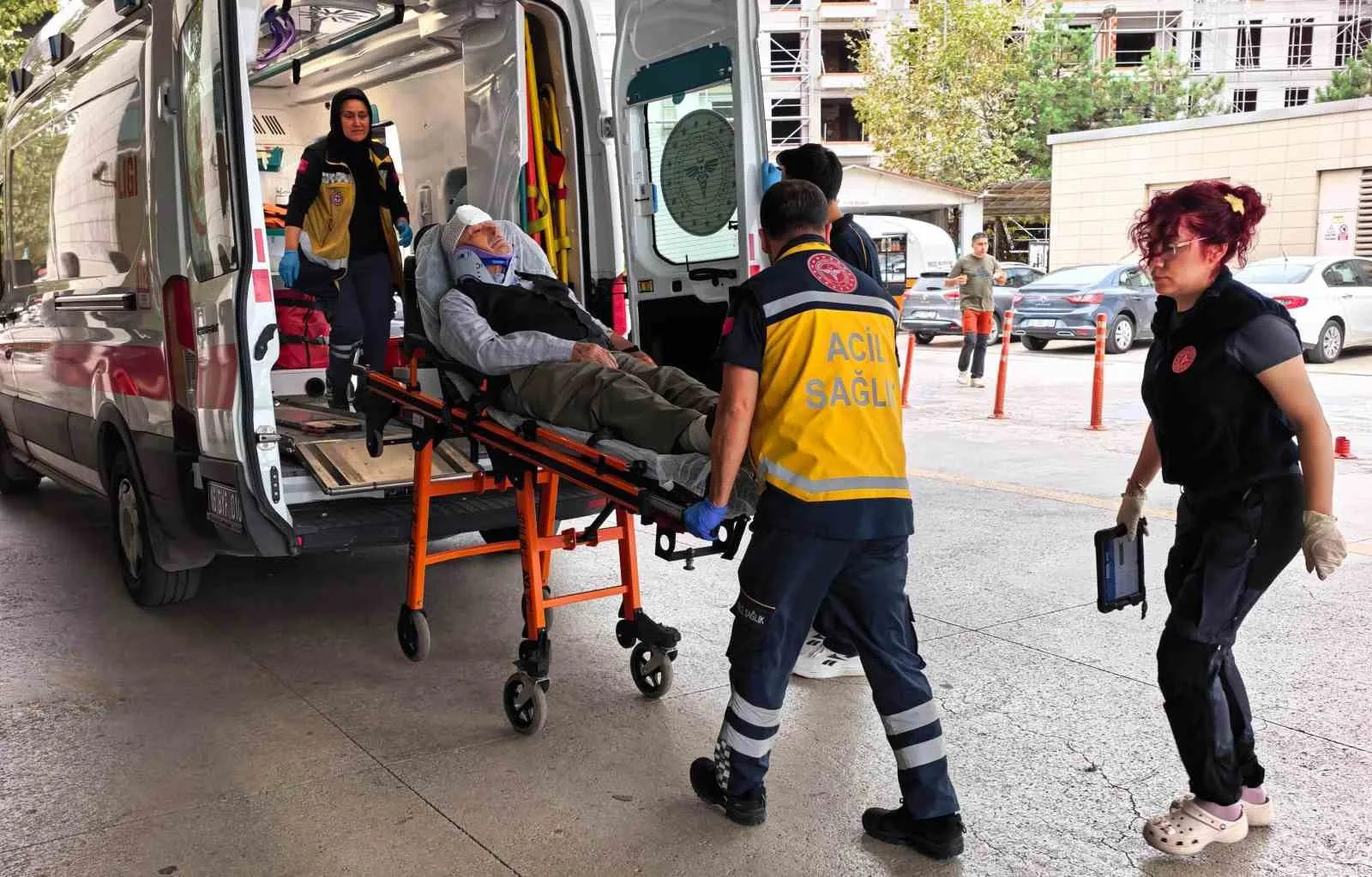Bursa’da otomobil şarampole uçtu: 2 yaralı