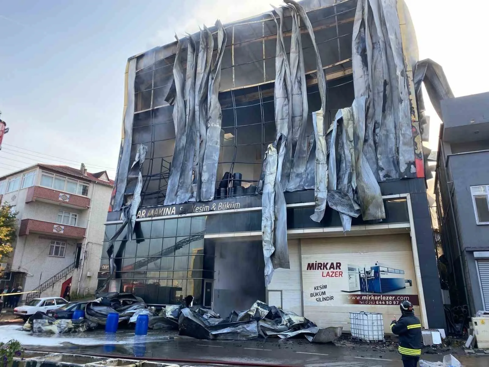 7 kişinin öldüğü fabrika yangını davasında keşif gerginliği: Tartışma çıktı
