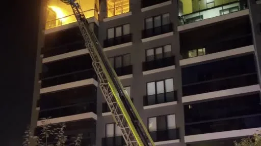 Bursa’da daire alev alev yandı