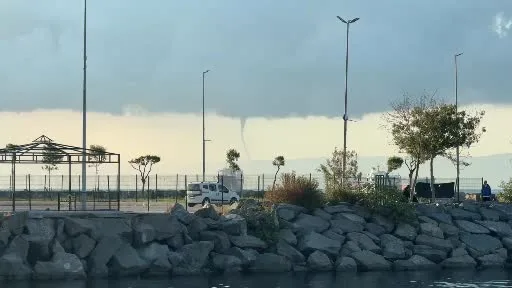 İstanbulda sabah saatlerine hortum görüldü