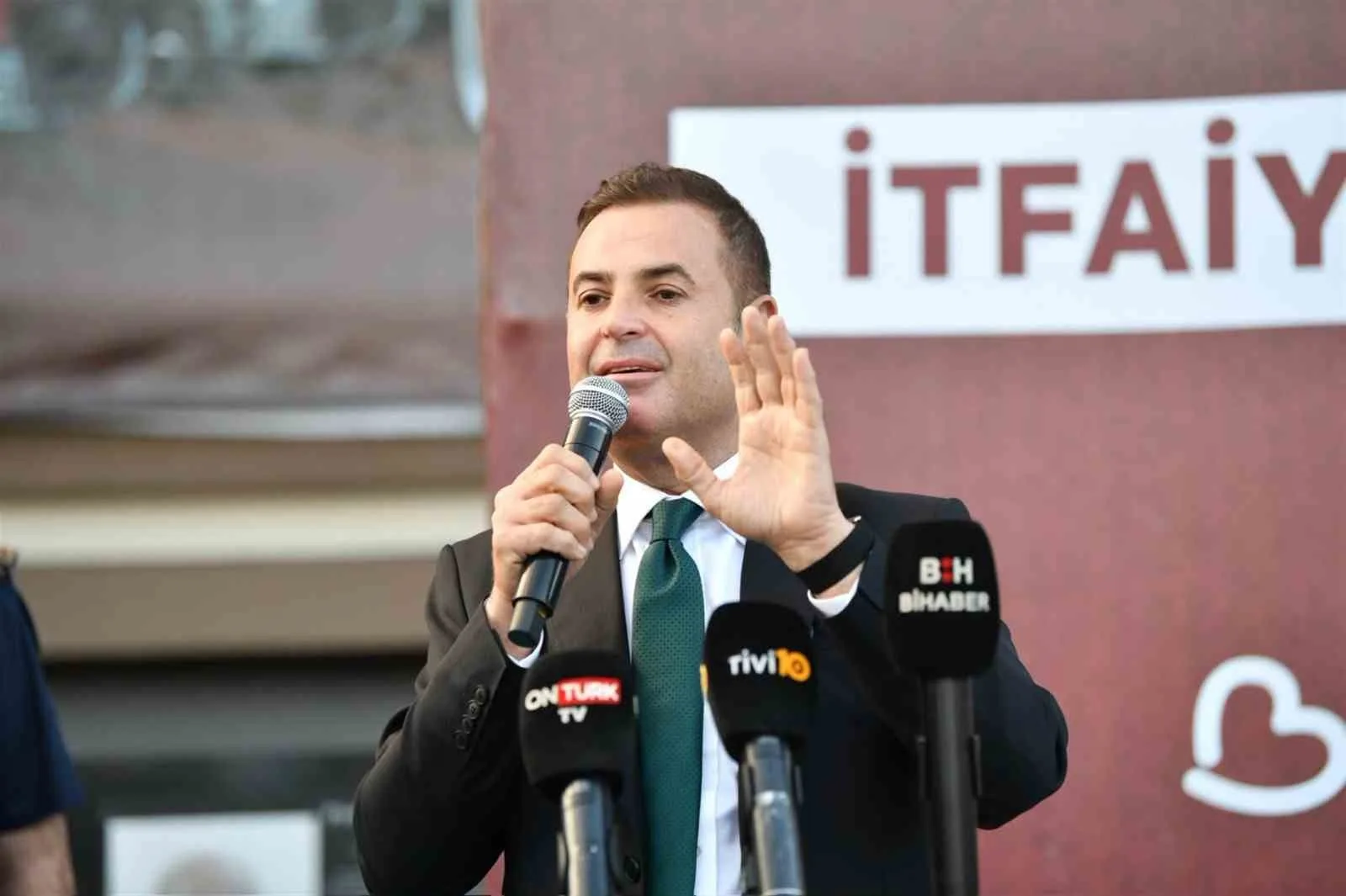 Başkan Akın: "Afet geldiğinde hazırlanılmaz, Gelmeden hazır olunur"